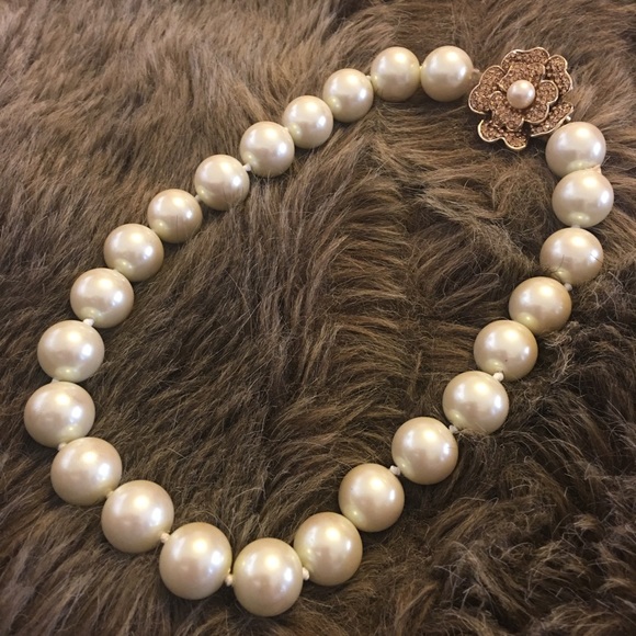 Vintage Carolee pearl pave flower clasp choker - Picture 7 of 13